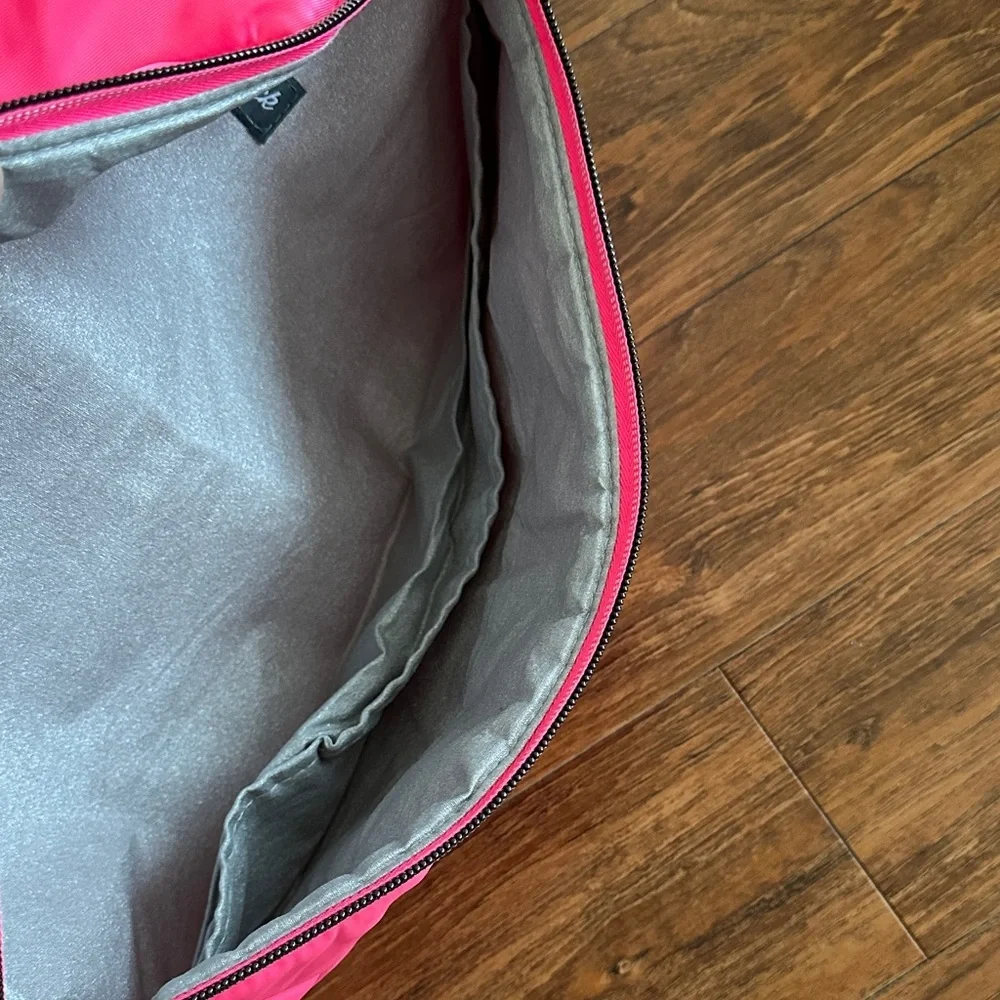 Lug Hot Styling Tool Case in Magenta
